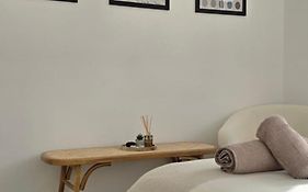 Salisbury City Centre 2-Bedroom Serviced Accommodation-Apartment - Pennyville